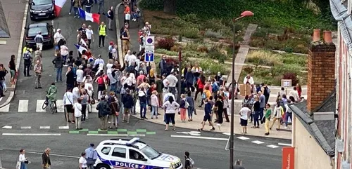 Au Mans, les anti-pass sanitaire manifestent