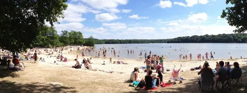 Sillé-le-Guillaume : baignade et pêche interdites dans le plan d'eau