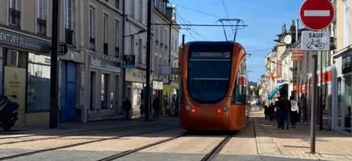 Au Mans, la SETRAM ne veut plus faire cohabiter tram et deux-roues