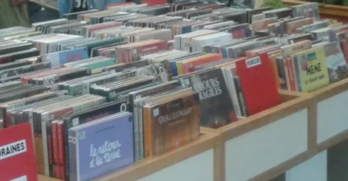 Vendôme : 5 000 ouvrages partent à tout petit prix