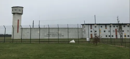 Fin de la prise d'otage à la prison de Condé-sur-Sarthe