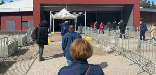 Vaccination anti-Covid : le préfet de la Sarthe réduit la voilure