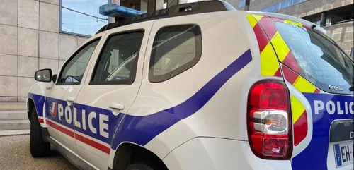 Le Mans : il sort de chez ses voisins... avec la télé dans les bras