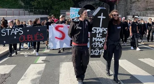 Le Mans : les étudiants en STAPS manifestent