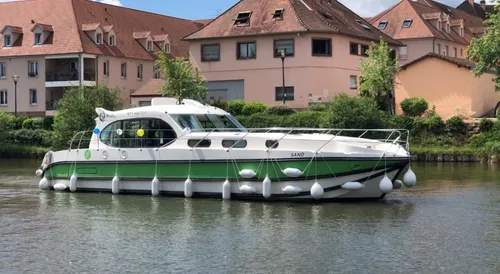 Un bateau "mobil-home" en location à Saverne