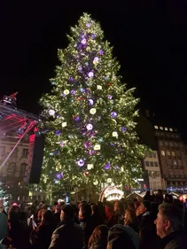 Maintien du marché de Noël de Strasbourg : du vin chaud et pas de...
