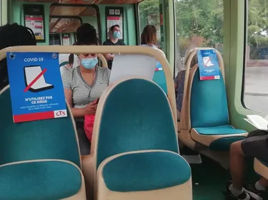 Faut-il renoncer au dispositif de distanciation "un siège vacant...