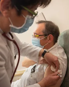 Premier jour de vaccination anti-Covid-19 à Strasbourg :  seulement...