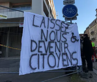 Strasbourg - Une maman en haut du chantier