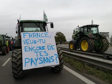 Blocage des routes : un millier d'agriculteurs mobilisés