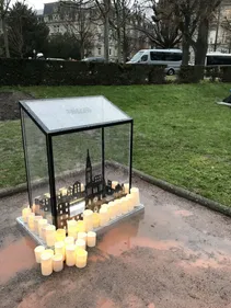 Un an après l'attentat : une stèle en mémoire des victimes