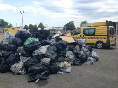 Stop aux déchets au bord des routes