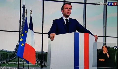 Emmanuel Macron : extension du pass sanitaire et réforme des retraites