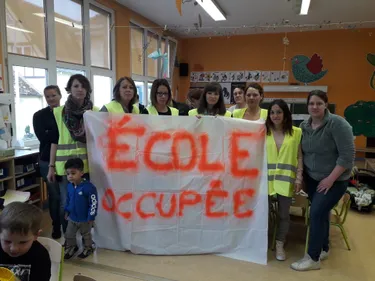 Hilsenheim : des parents pas contents bloquent l'école maternelle