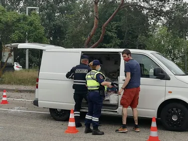 Lutte contre la contrebande de tabac à la frontière