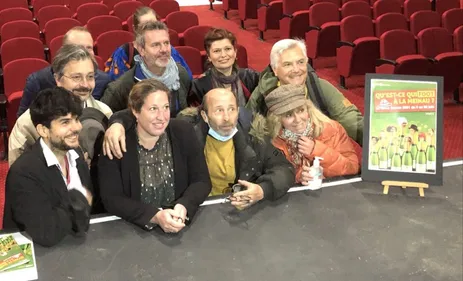 "Qu'est-ce qui foot à la Meinau ?" : la Revue Scoute fait son...