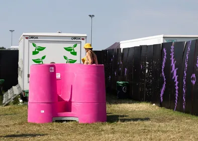Des urinoirs féminins au festival Summer Vibration 