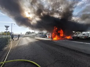 Feu dans une station service à Houssen
