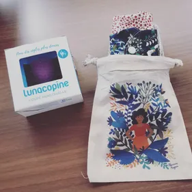 Distribution de kits menstruels pour les étudiantes en difficulté