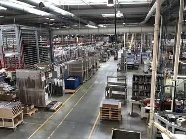 Dans les coulisses de la fabrication d'une cuisine Schmidt