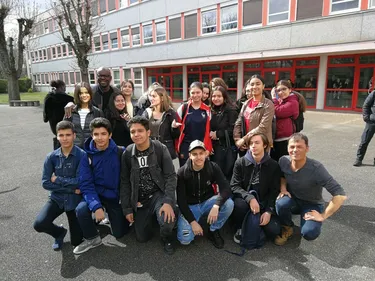 Lilian Thuram échange avec les élèves du lycée Marie Curie