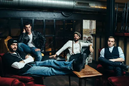 Lyre le temps continue de vous faire swinguer 