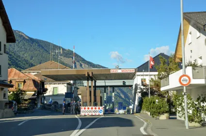 Frontière franco-suisse fermée aux poids-lourds jusqu'au 2 août 