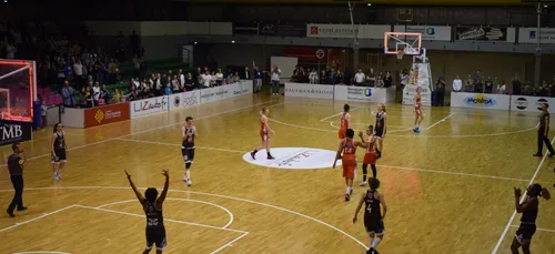 BASKET - Le TMB rejoint les play-offs en s'offrant le leader