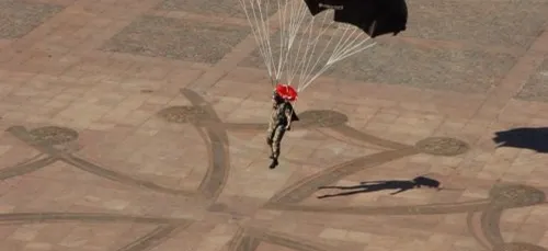 Pluie de parachutes sur le Capitole