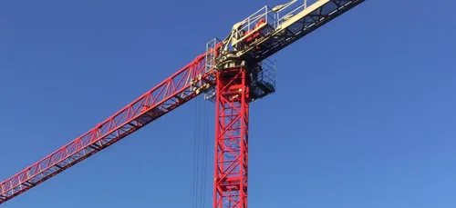 Un pilote de grue fait un malaise