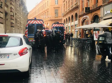 Les lycéens manifestent dans le centre-ville de Toulouse