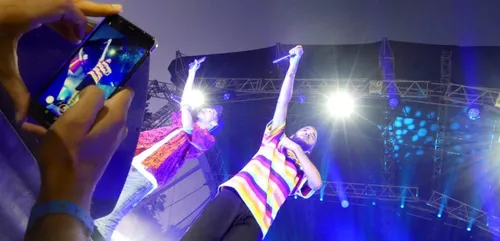 "Presque trop" le documentaire sur Bigflo & Oli qui débarque sur...