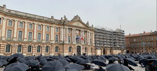 Confinement : 1000 commerçants et artisans ont manifesté place du...