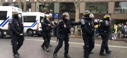 Un commandant de police condamné pour avoir gazé un handicapé à...