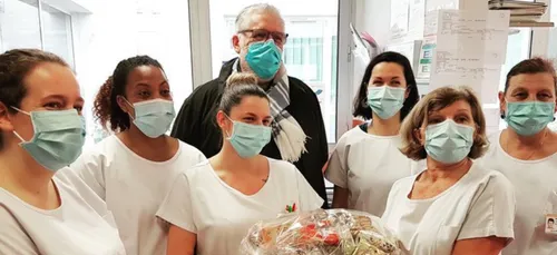 Un patient guéri du Covid vient remercier les équipes du CHU de...