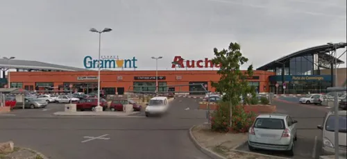 Stationnement bientôt payant pour les voitures au centre commercial...