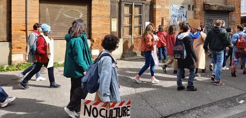 Toulouse. De jeunes artistes ont manifesté en soutien au Pavillon...