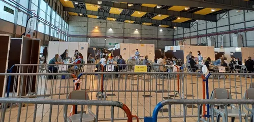 Le vaccinodrome de Toulouse va-t-il remplacer les petits centres de...