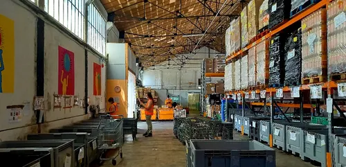 Trois associations s'unissent pour assurer des distributions de...