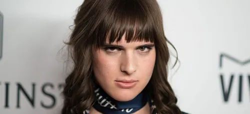 Un mannequin transgenre sera le nouveau visage de L'Oréal (vidéo)