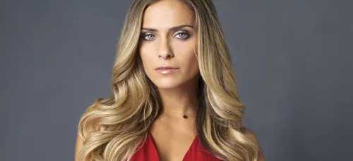 Clara Morgane tacle Enora Malagré : la belle blonde répond !