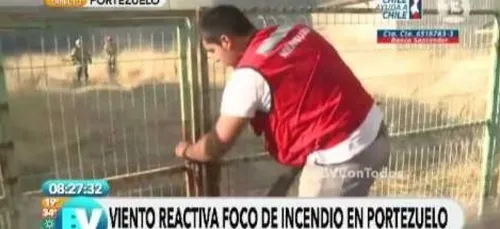 En voulant aider les pompiers, cet homme est devenu la risée du web...