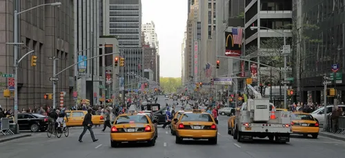 Images choc : un homme en feu se balade dans la rue de New-York !...