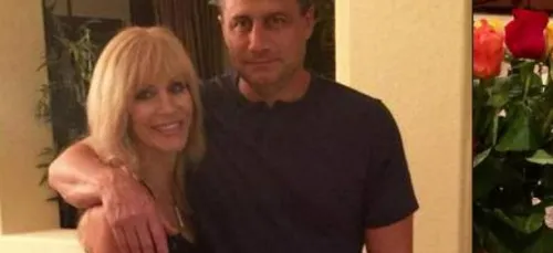 Vous ne devinerez jamais à qui cet homme a envoyé des fleurs !