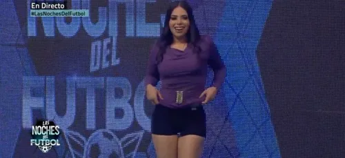 Cette présentatrice de la télé mexicaine s'est déshabillée en plein...