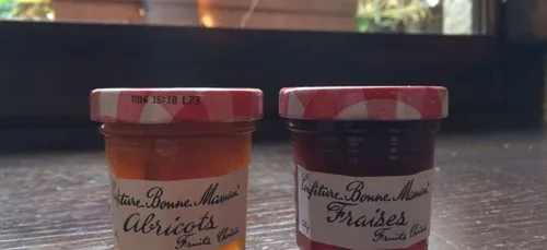 Ce qu'il a découvert dans son pot de confiture va vous dégoutter de...