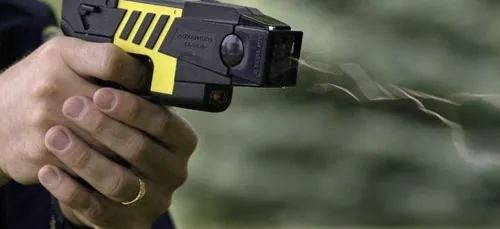 Ce qu'a fait ce policier est tout simplement ignoble ! (Vidéo)