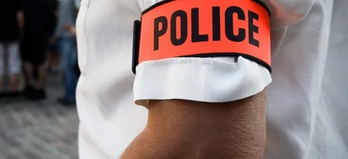 Après avoir frappé une femme enceinte, il porte plainte contre elle...