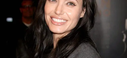 Ce que mange Angélina Jolie est absolument dégoûtant ! (VIDEO)