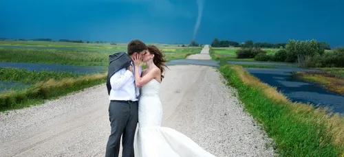La photo de mariage tornade fait le buzz !
